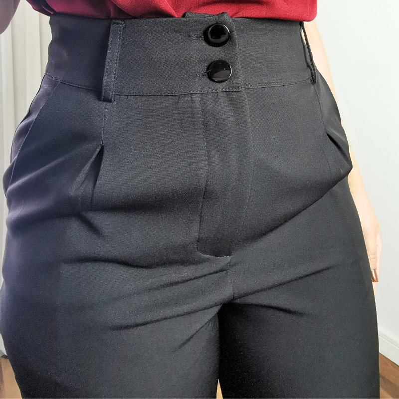 calça alfaiataria feminina preta detalhe pregas cintura alta