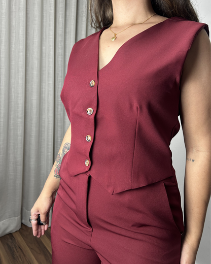 Conjunto Alfaiataria Colete Curto e Calça Wide Leg Bordô Isabel
