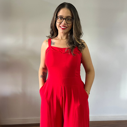 Macacão Pantalona em Viscolinho Vermelho