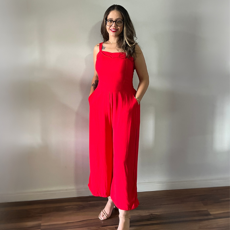 Macacão Pantalona em Viscolinho Vermelho