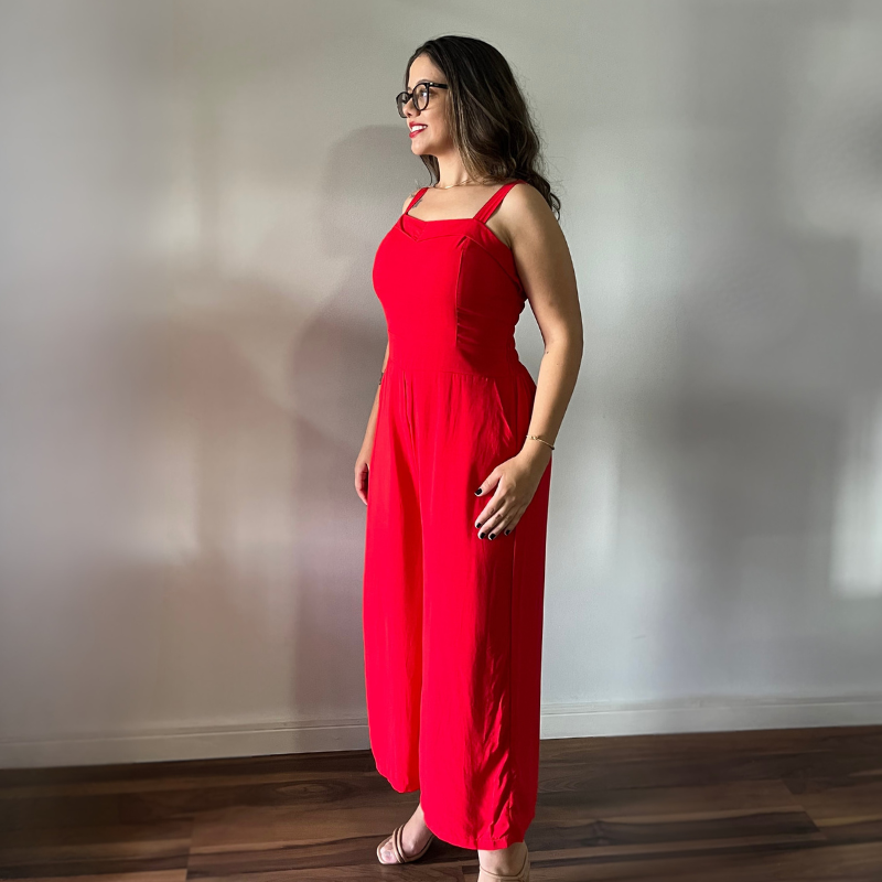 Macacão Pantalona em Viscolinho Vermelho