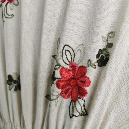 Vestido Midi em Linho Bordado Katy